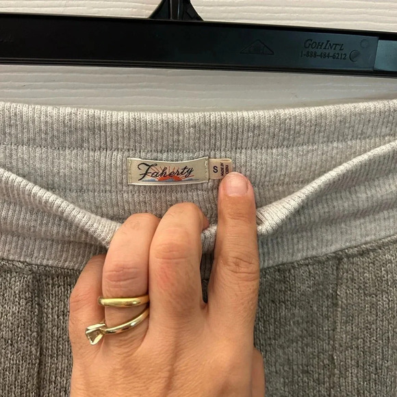 ! Faherty Women's  Joggers size small - Picture 3 of 4